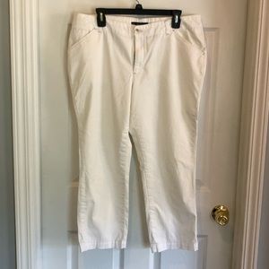 Lee mid rise cropped pants